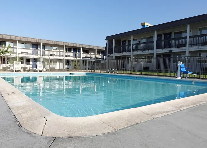 Motel 6-Claremont, Ca