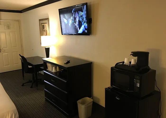 Ramada By Wyndham Ontario Airport & Convention Center